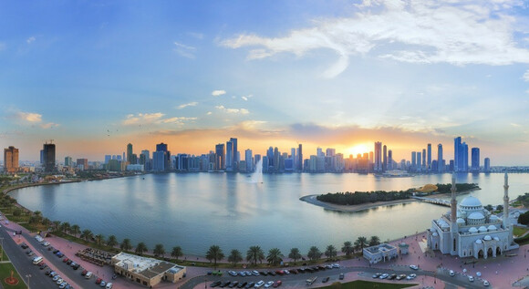 Cuatro Emiratos: Dubái, Abu Dhabi, Fujairah y Sharjah