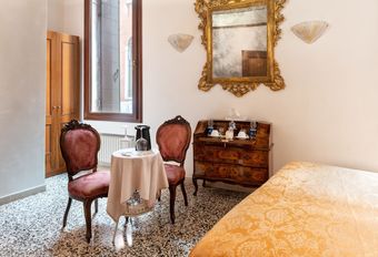 Luxury Venetian Rooms