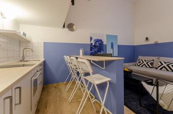 Blue Tee Apartment