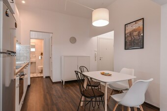Fm Luxury 2-bdr Apartment - Geometric