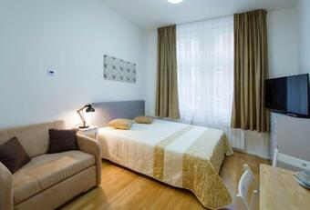 Modern Apartment Pricna 4