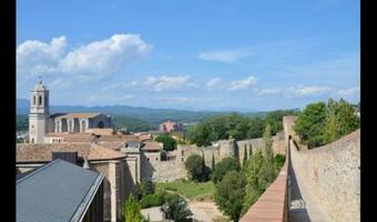 Girona Villa Sleeps 14 With Pool