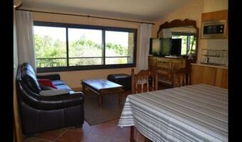 Girona Villa Sleeps 4 With Pool And Air Con