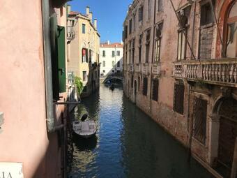 Hostal Luxury Venetian Rooms