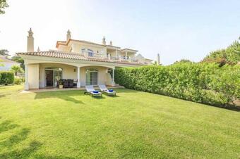 Quinta Do Lago Villa Sleeps 4 With Pool Air Con And Wifi