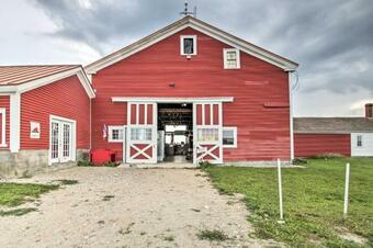 Classic Cape-style Home On 550 Acre Vineyard!