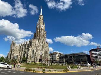 Apartamento #sejafeliz Em Canela A Poucos Passos Da Catedral