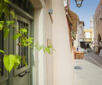 Domus Clodia, Sensing Rethymno's Old Town!