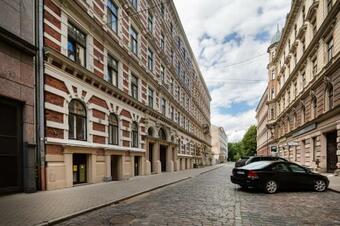Kalnina Street Modern Studio Apartment In Riga