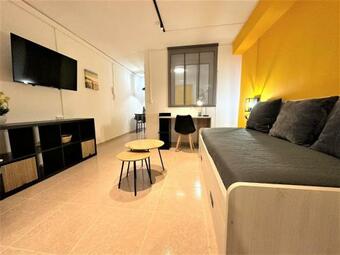 Apartamento Tarracohomes, Th09 Studio Cathedral Con Aire Acondicionado