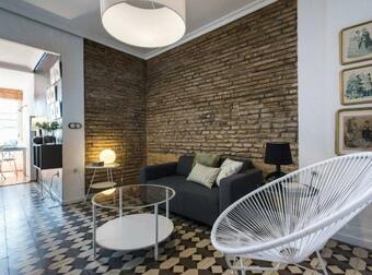 Vintage Apartment With Terrace