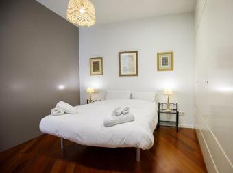 Apartamento Rentalsevilla A Los Pies De La Giralda