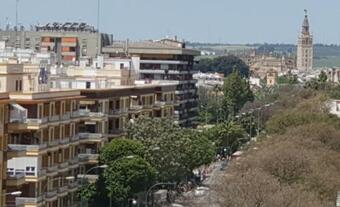 Apartamento Nuevo 3 Dormitorios Y Vista A La Giralda Junto A Sanchez Pizjuan